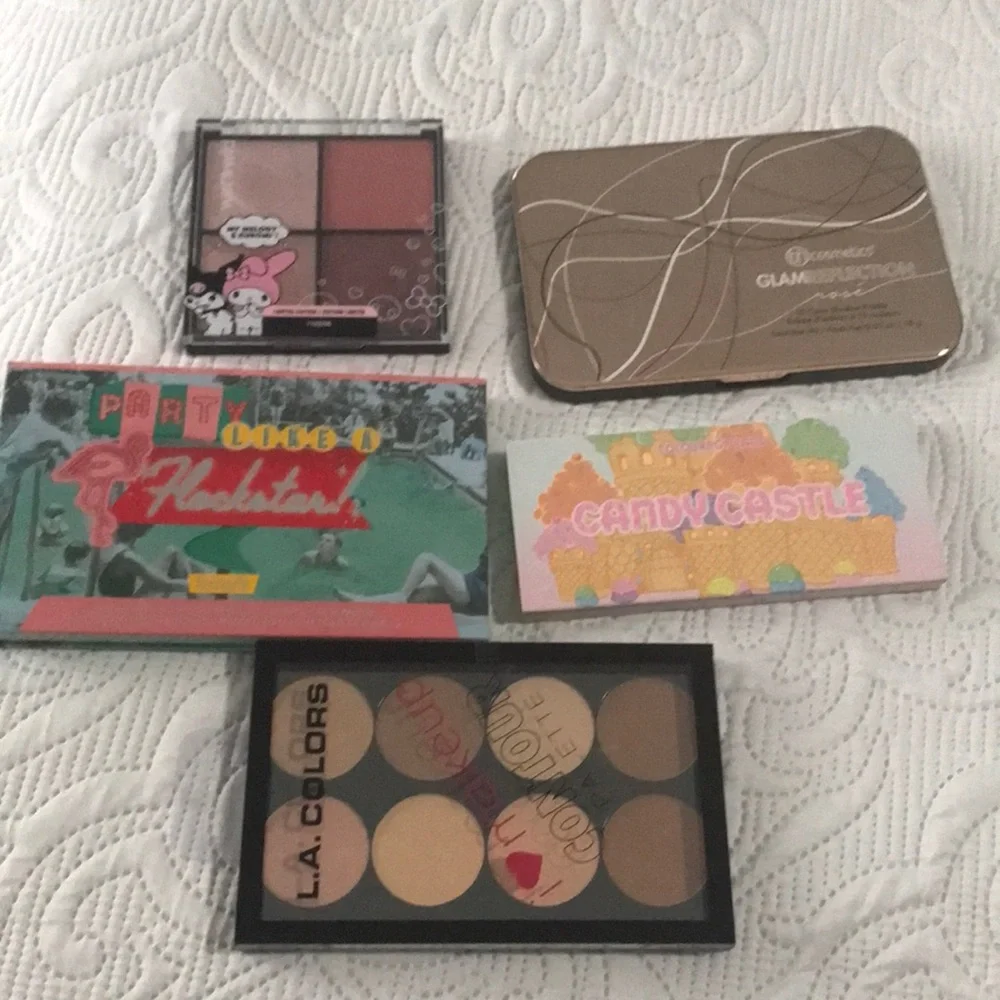 Makeup bundle - Picture 1 of 3